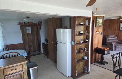 Simonton Lake Cottage | Charming 2-bedroom cottage "on Simonton Lake" in delightful Elkhart with WiFi
