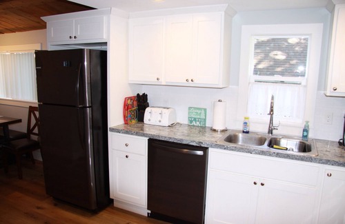 Mecosta Cottage | Charming 2-bedroom cottage on all-sports Pretty Lake in Mecosta MI