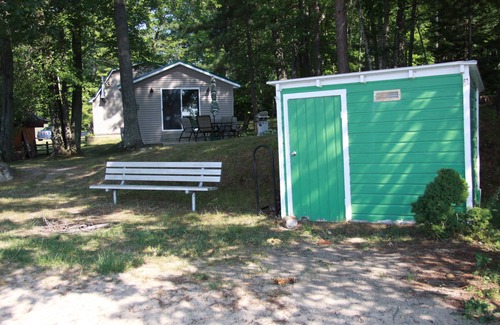 Mecosta Cottage | Charming 2-bedroom cottage on all-sports Pretty Lake in Mecosta MI