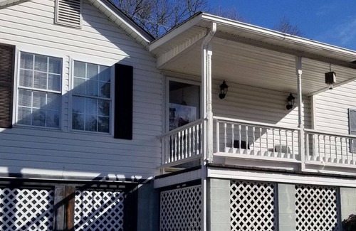 Oakdale Cottage | Charming 2-bedroom cottage in Oakdale with WiFi, AC