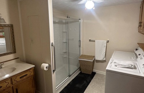 Oakdale Cottage | Charming 2-bedroom cottage in Oakdale with WiFi, AC