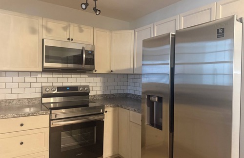 Sebring Cottage | Charming 2-bedroom cottage in fabulous Sebring with AC