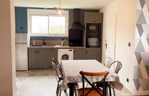Couffy Cottage | Charming 2-Bedroom Cottage with Garden, BBQ, Near Zoo & Chateaux