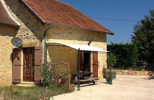 Daglan House | Charming 2 bedroom cottage with pool & views, near Sarlat-la Caneda