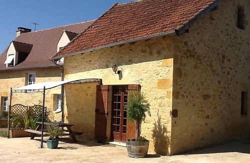 Daglan House | Charming 2 bedroom cottage with pool & views, near Sarlat-la Caneda