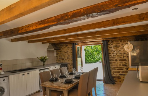 Mellac Cottage | Charming 2 bedroom cottage near the Atlantic coast in the heart of Brittany.