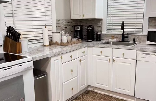 Celina Cottage | Charming 2-bedroom cottage with a Lake View