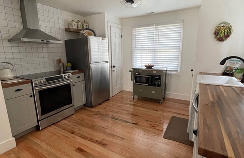 The Galena Territory Cottage | Charming 2-bedroom cottage in enjoyable Galena with fitness room, WiFi