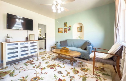 Price Cottage | Charming 2-bedroom cottage with WiFi, AC in welcoming Helper