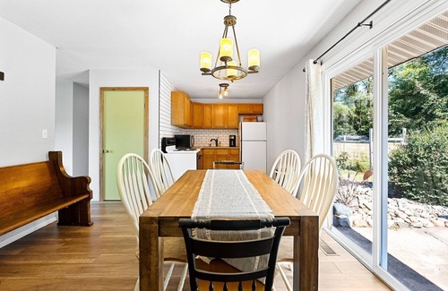 Warsaw Cottage | Charming 2-bedroom cottage with Central AC WiFi close to amazing downtown Warsaw