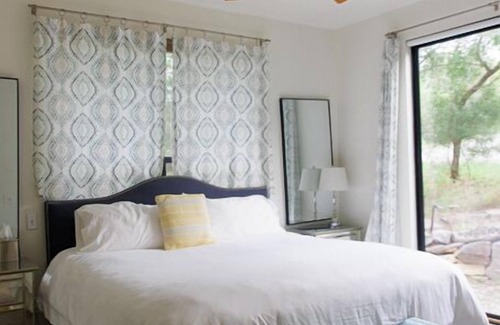 Kyle Hotel | Charming 2-bedroom cottage in the Texas Hill Country