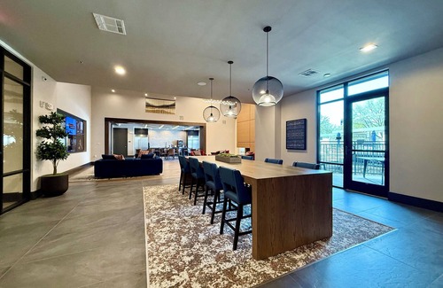 North Burnet Apartment | Charming 2-bedroom Cozy apartment with fitness room and AC in wonderful Austin