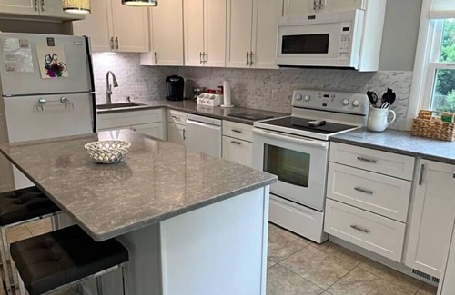 Northwest Akron House | Charming 2-bedroom dog friendly house in lovely Akron