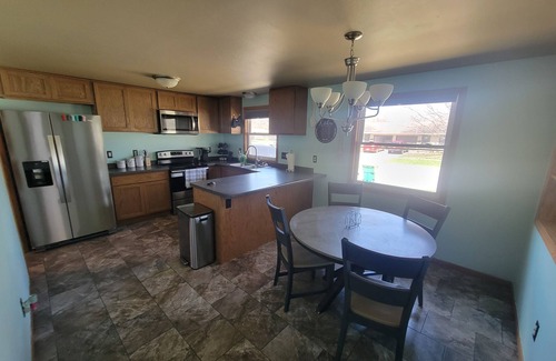 Green Bay House | Charming 2-bedroom Duplex house in fabulous Green Bay