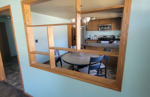Green Bay House | Charming 2-bedroom Duplex house in fabulous Green Bay