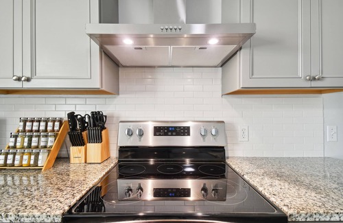 Woodmere Lakes House | Charming 2 bedroom Duplex In the iconic City of Venice Florida !