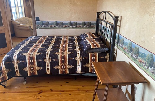 Samnorwood Other | Charming 2-bedroom farmhouse in Shamrock, TX