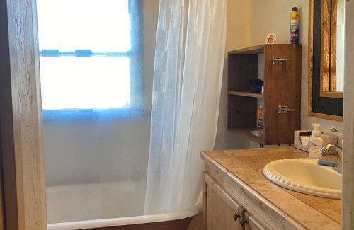 Samnorwood Other | Charming 2-bedroom farmhouse in Shamrock, TX