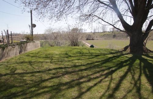 Parma House | Charming 2-bedroom Farm house with AC, WiFi in Phenomenal Parma