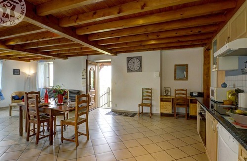 Saint-Heand Cottage | Charming 2-Bedroom Cottage with Private Garden and Terrace, Near Saint-Étienne