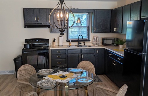 Rosendale Apartment | Charming 2-bedroom fully furnished apartment near Oshkosh WI