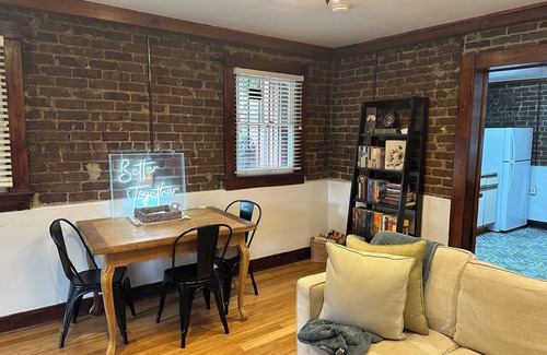 Dixon Park Apartment | Charming 2-bedroom Garden Apartment in Savannah near Forsyth Park