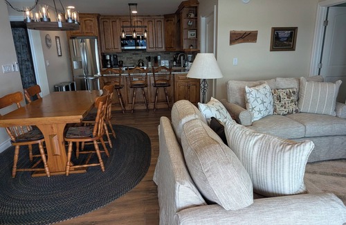 Town of Milo Apartment | Charming 2-bedroom guest suite right on Keuka Lake with all the comforts of home