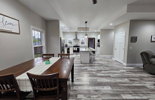 Crossville House | Charming 2-bedroom house in the heart of Crossville