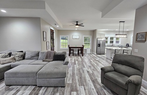 Crossville House | Charming 2-bedroom house in the heart of Crossville