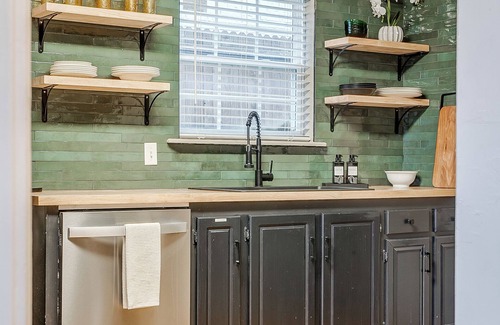 Fort Worth Cultural District House | Charming 2-bedroom house in amazing Fort Worth with WiFi, AC, King Bed