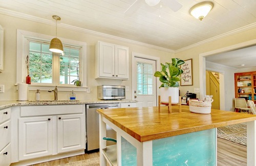 Georgetown House | Charming 2-bedroom house in delightful Georgetown with AC, WiFi