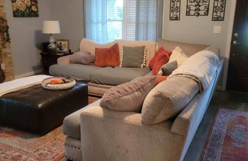 Greensboro House | Charming 2-bedroom house with an office in great location