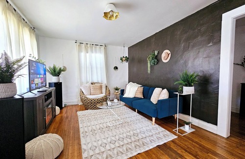Jonesville House | Charming 2-bedroom house with WiFi, AC in marvelous Jonesville