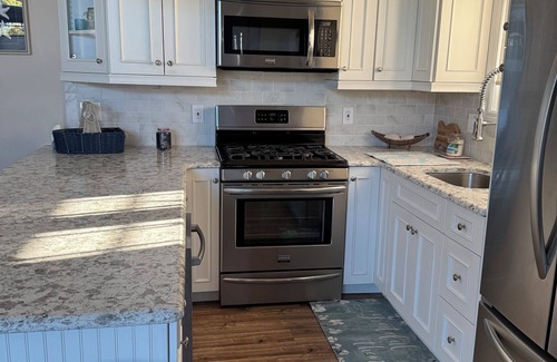 Ocean Beach III House | Charming 2-bedroom house in welcoming Lavallette with WiFi, AC