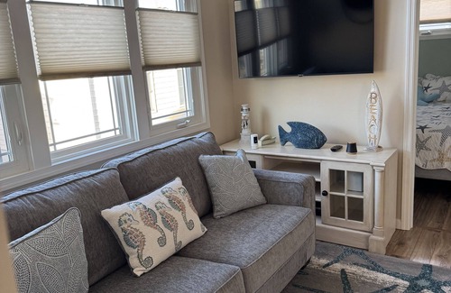 Ocean Beach III House | Charming 2-bedroom house in welcoming Lavallette with WiFi, AC