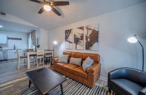 South Louisville House | Charming 2-bedroom Home in Louisville, Walk to Churchill!