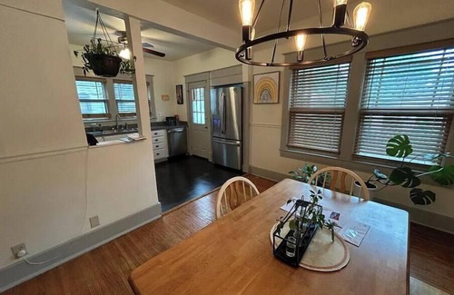 Beechmont House | Charming 2-bedroom house in brilliant Louisville