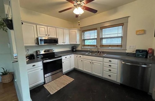 Beechmont House | Charming 2-bedroom house in brilliant Louisville