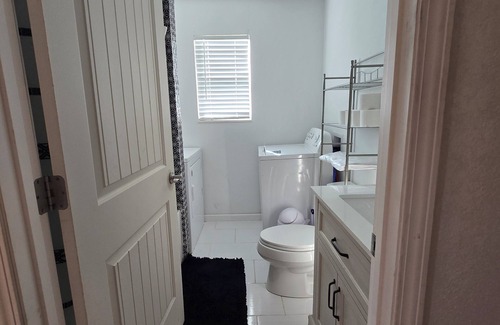 Mannsville House | Charming 2-bedroom house in welcoming Mannsville OK with AC, WiFi