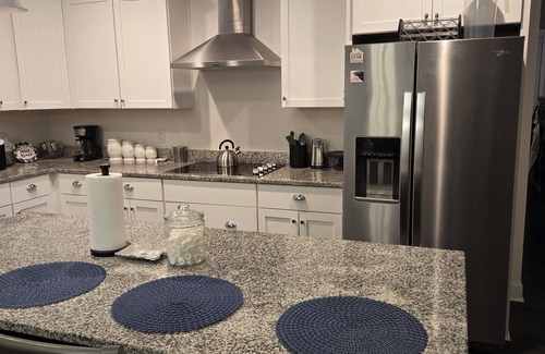 Moundville House | Charming 2-bedroom house in Pleasant Moundville with WiFi, AC