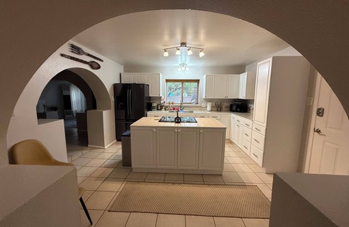 Espanola House | Charming 2-bedroom house with WiFi, AC in enchanting Santa Cruz