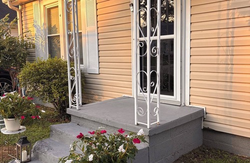 Scottsboro House | Charming 2-bedroom house in welcoming Scottsboro, CLOSE TOBOAT SLIP, restaurants