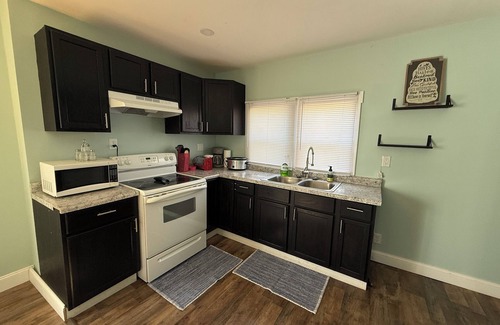 South Bend House | Charming 2-bedroom house with WiFi in brilliant South Bend
