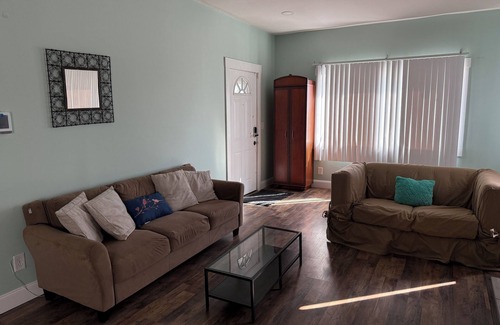 South Bend House | Charming 2-bedroom house with WiFi in brilliant South Bend