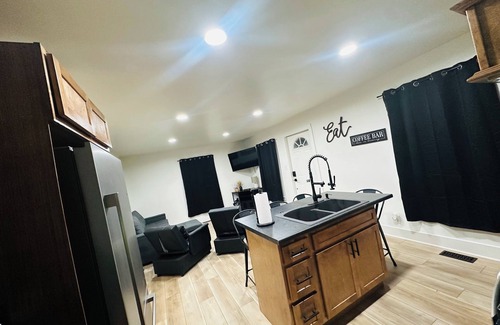 Union City House | Charming 2-bedroom house with AC and WiFi in Union City