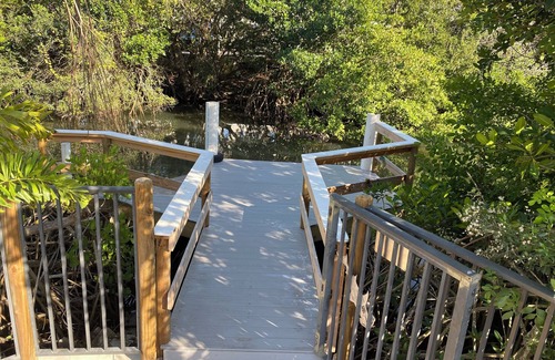 Rock Ridge House | Charming 2-bedroom house with dock,AC, and Wifi.Enjoy kayakingn2 min from beach,