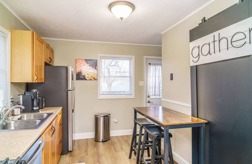 Champaign House | Charming 2-bedroom house with WiFi, AC in welcoming Champaign