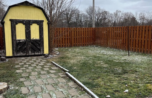 South Broadway House | Charming 2-bedroom house with WiFi, AC near downtown Cleveland, Pets Stay Free