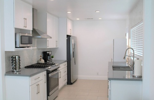 Fullerton House | Charming 2-bedroom House Close to Disneyland