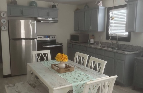 Galveston House | Charming 2-bedroom house in amazing it’s 10 min from cruise
